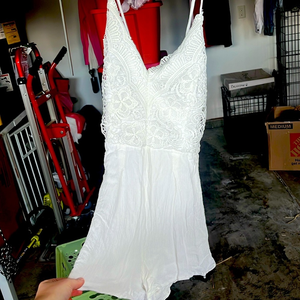LACE ROMPER